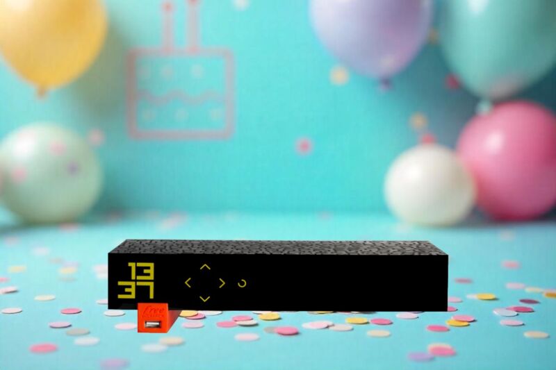 La Freebox Révolution Light fête ses 14 ans.