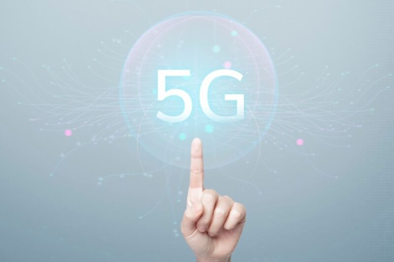 La 5G est à prix cassé chez Syma et Free.