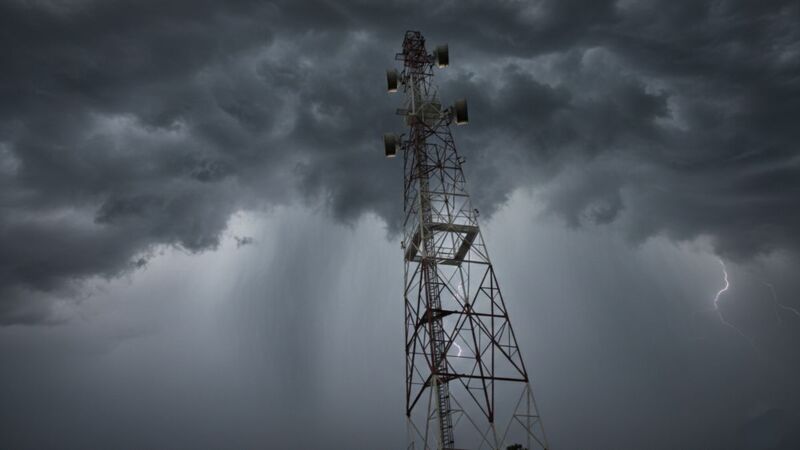 Pannes mobiles en cascade : la tempête Nils frappe durement le sud-ouest de la France