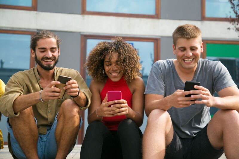 utilisateurs de smartphone se protègent avec un VPN