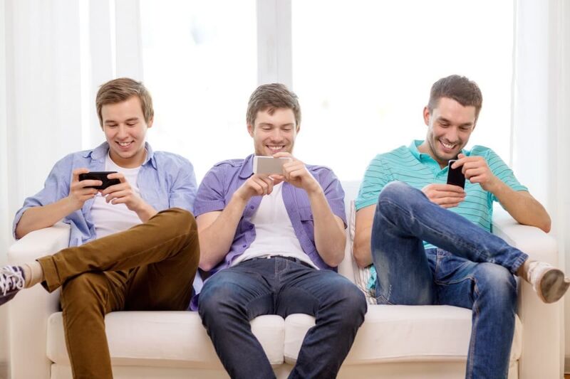 Free, RED by SFR et B&YOU : qui propose le meilleur forfait 5G à 19,99€/mois