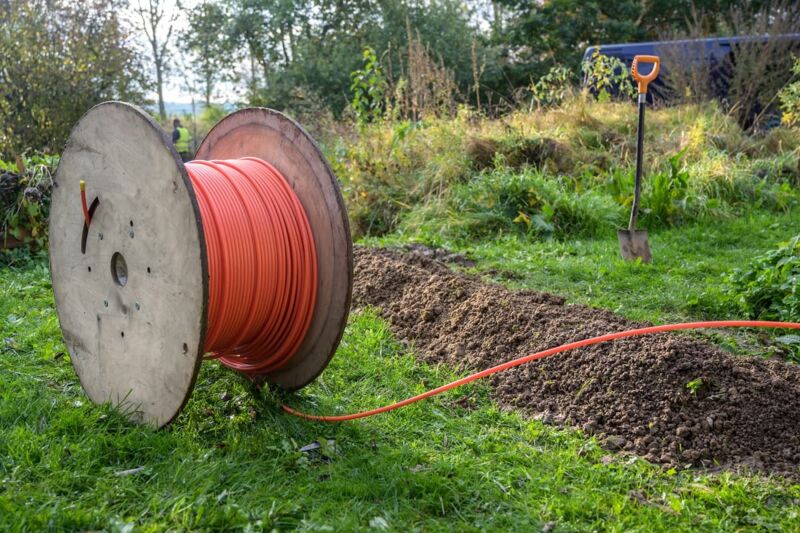 Travaux trop chers pour avoir la fibre ? L’État sort enfin le chéquier