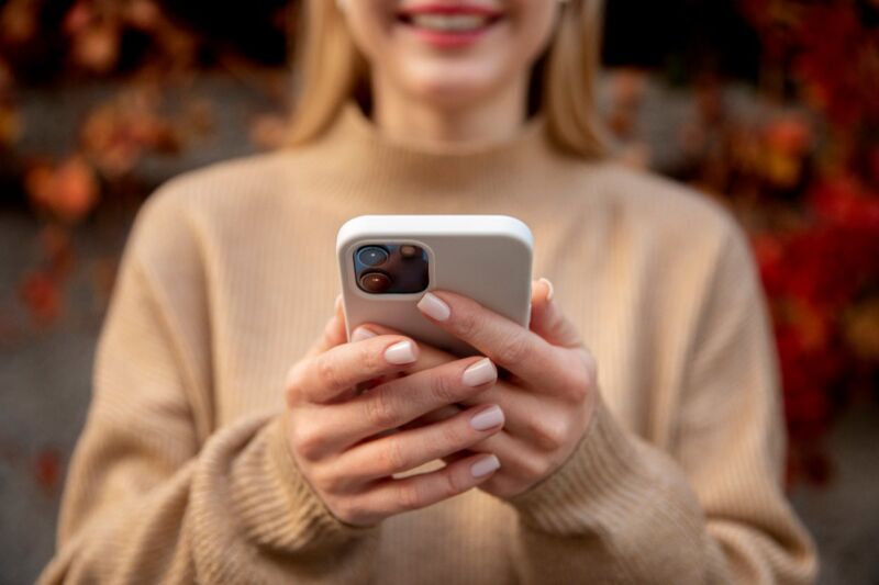 RED by SFR propose des forfaits à prix cassé.