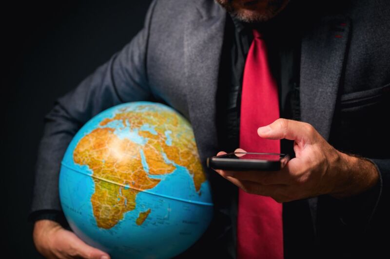 Internet depuis 135 pays : Free a un seul équivalent... et il coûte deux fois moins cher