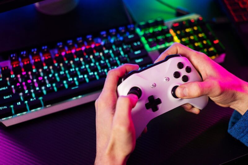 La Xbox Série S est disponible à prix cassé chez Bouygues Telecom.