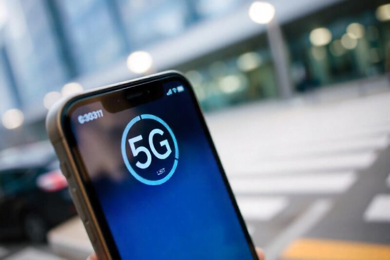 Baromètre des débits 4G/5G : en tête, le chassé-croisé de ces deux opérateurs continue en janvier 2025