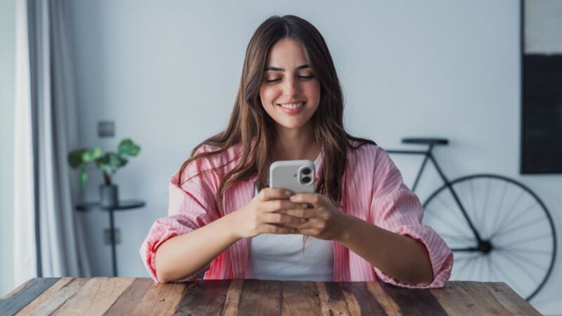     Forfait mobile : tout le monde augmente ses prix, pas cet opérateur
