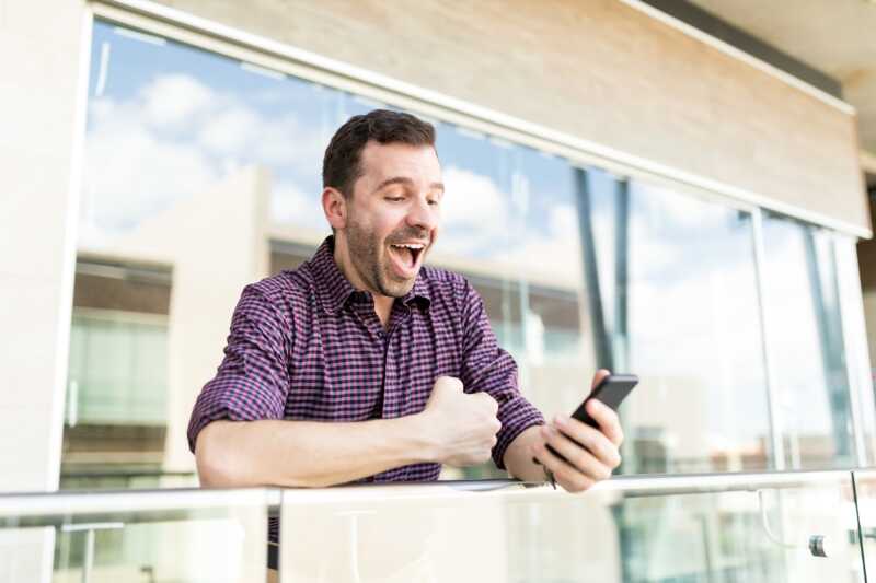 Utilisateur content de pouvoir profiter de l'IA Perplexity Pro