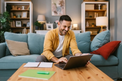     La fibre jusqu'à 8 Gb/s et le Wi-Fi 6E : la B&YOU Pure fibre excelle dans son domaine

