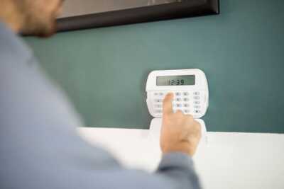     Faut-il encore croire aux clichés sur la télésurveillance ?
