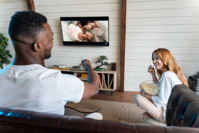     On vous explique comment avoir un deuxième décodeur TV gratuit pour votre chambre ou la cuisine
