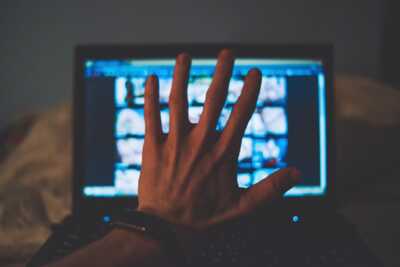     Voici pourquoi la nouvelle réglementation sur les sites pornographiques devrait faire exploser les ventes de VPN
