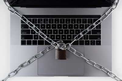     Après un bref retour, ces trois sites pornographiques de nouveau inaccessibles en France
