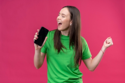     Cet opérateur sort le rouleau compresseur avec ce forfait 5G 300 Go à seulement 11,99€
