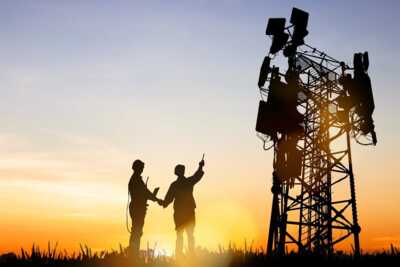     Déploiement de la 5G : changement de cap radical chez Orange et Free Mobile
