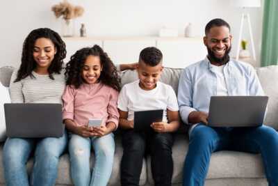     Tout le monde se l'arrache : pourquoi cette box internet est en train de devenir un phénomène
