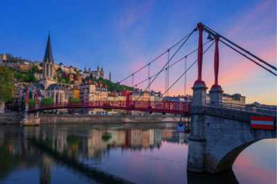     Fibre optique : cette ville française est la plus rapide du monde (devant Abu Dhabi)
