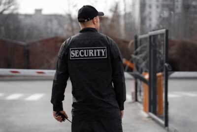     Alarme Qiara : pourquoi des agents de sécurité n'interviennent pas après un déclenchement ?
