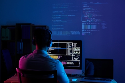    321 cyberattaques stoppées chaque seconde dans le monde - Ça fait froid dans le dos et il y a urgence à se protéger
