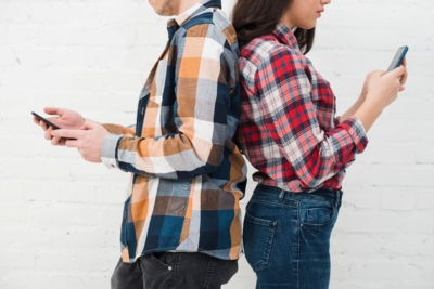     RED et Sosh bataillent pour proposer les meilleurs forfaits sans engagement
