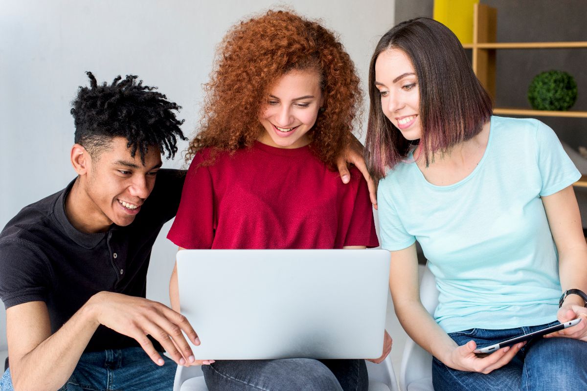     Les 18-24 ans payent moins cher pour leur box internet, selon cette étude
