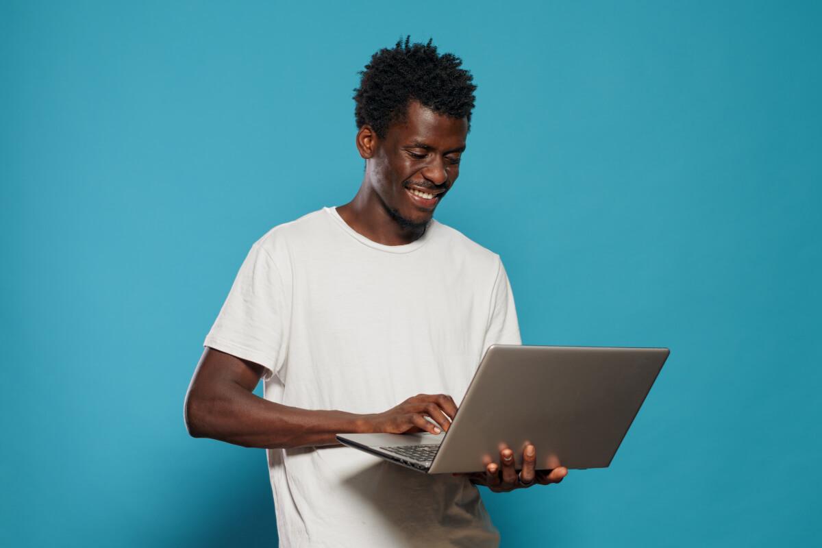     Voici la somme qu'il faut dépenser chaque mois pour avoir une box internet avec la fibre rapide en 2024
