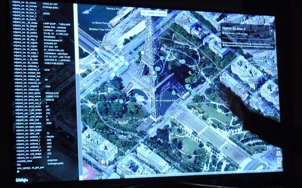 Orange Thing'in &eacute;clairage public