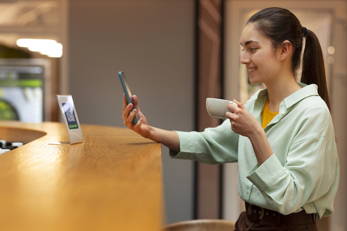     Ce que les voyageurs ignorent sur les VPN et le Wi-Fi public en vacances
