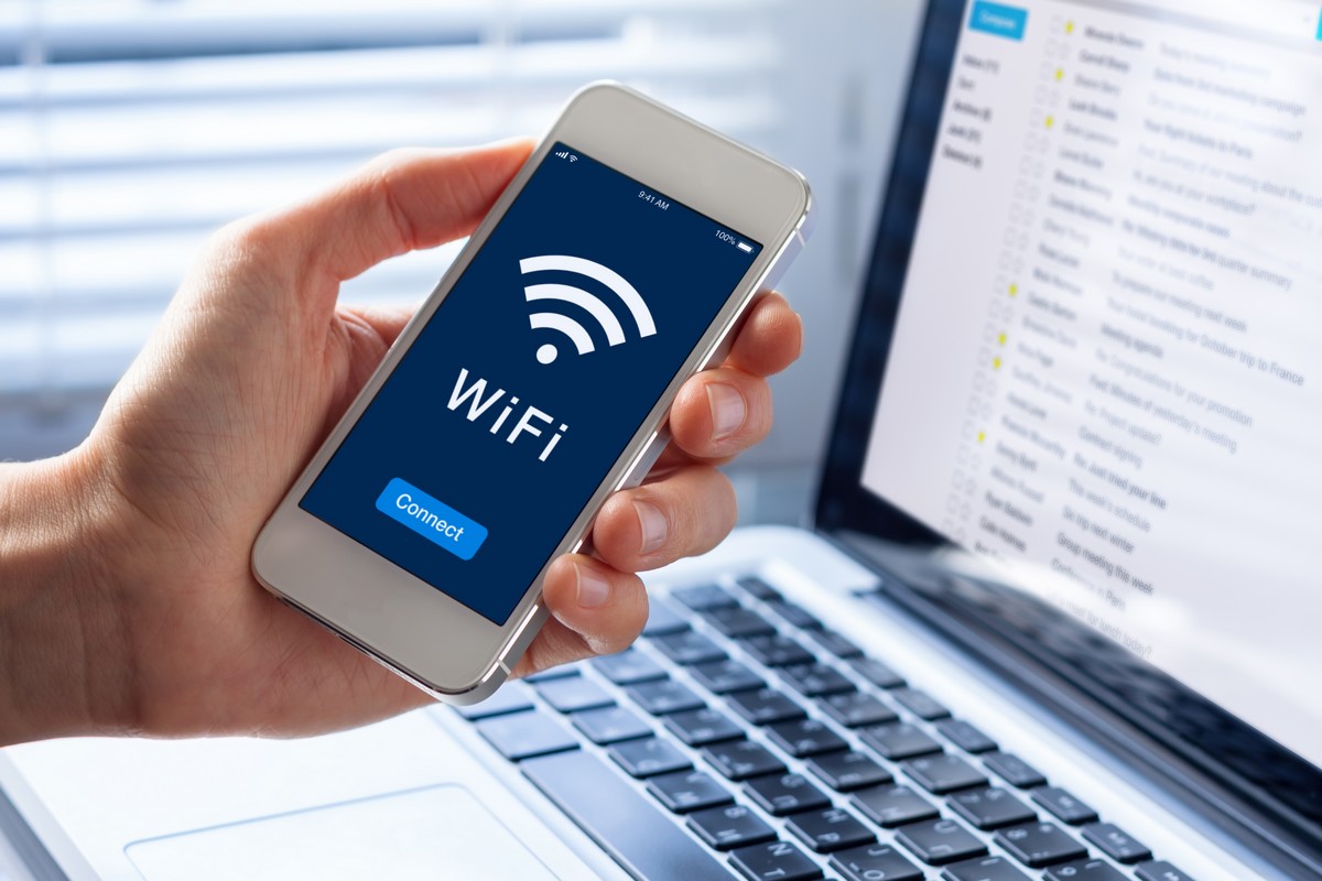     Wi-Fi 7 : combien ça coûte et comment s'équiper de la nouvelle génération de réseau sans fil ?

