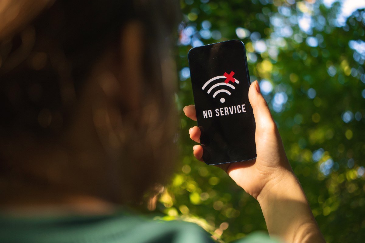     Panne SFR : après plusieurs heures de coupure, que sait-on de cet incident et comment retrouver son réseau ?
