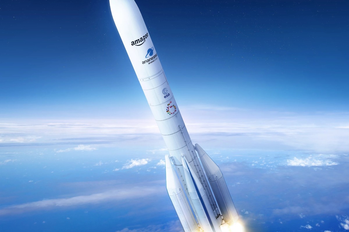     Internet par satellite : ce géant du e-commerce pourrait bientôt faire de l'ombre à Starlink en France
