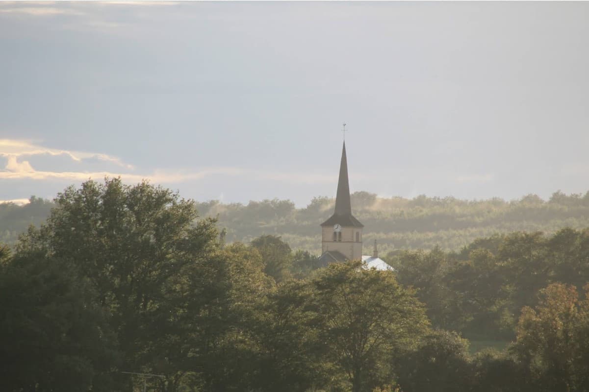     Insolite : cette commune privée d'internet et de téléphone depuis un an _ La situation pourrait durer jusqu'en 2027
