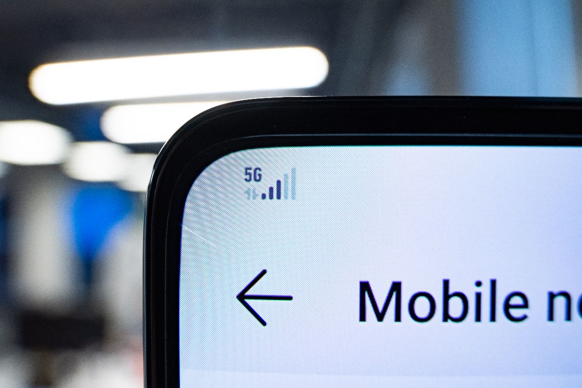     La 5G continue son ascension : plus d'un tiers des cartes SIM sont désormais compatibles avec le nouveau réseau mobile
